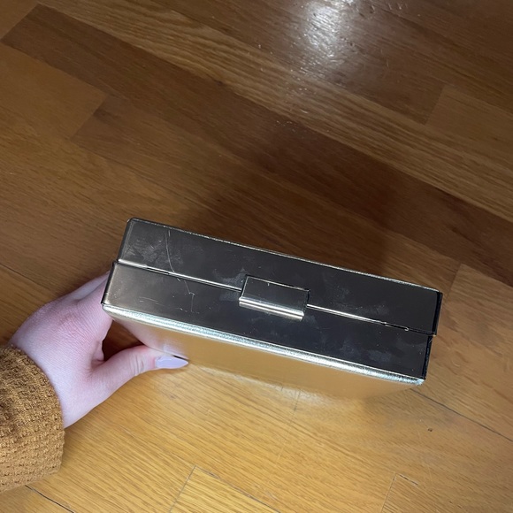 Aldo clutch with gold strap! - Picture 4 of 6